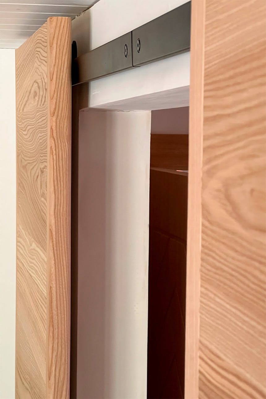 ukryty system przesuwny do drzwi