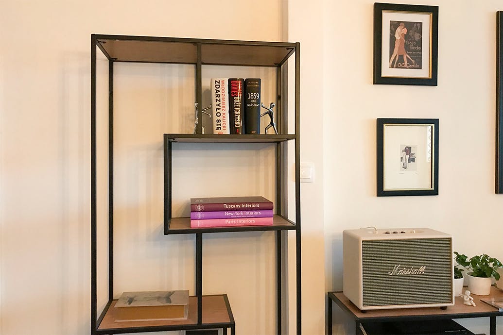 bibliothèque noire style loft