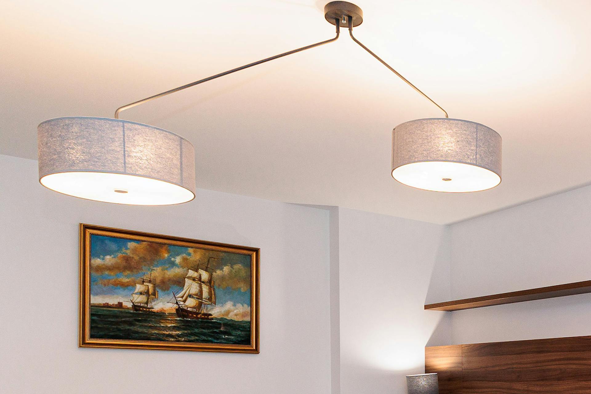 nowoczesne lampy wiszące w sypialni