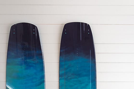 Planches de surf décoratives avec le motif des vagues de la mer