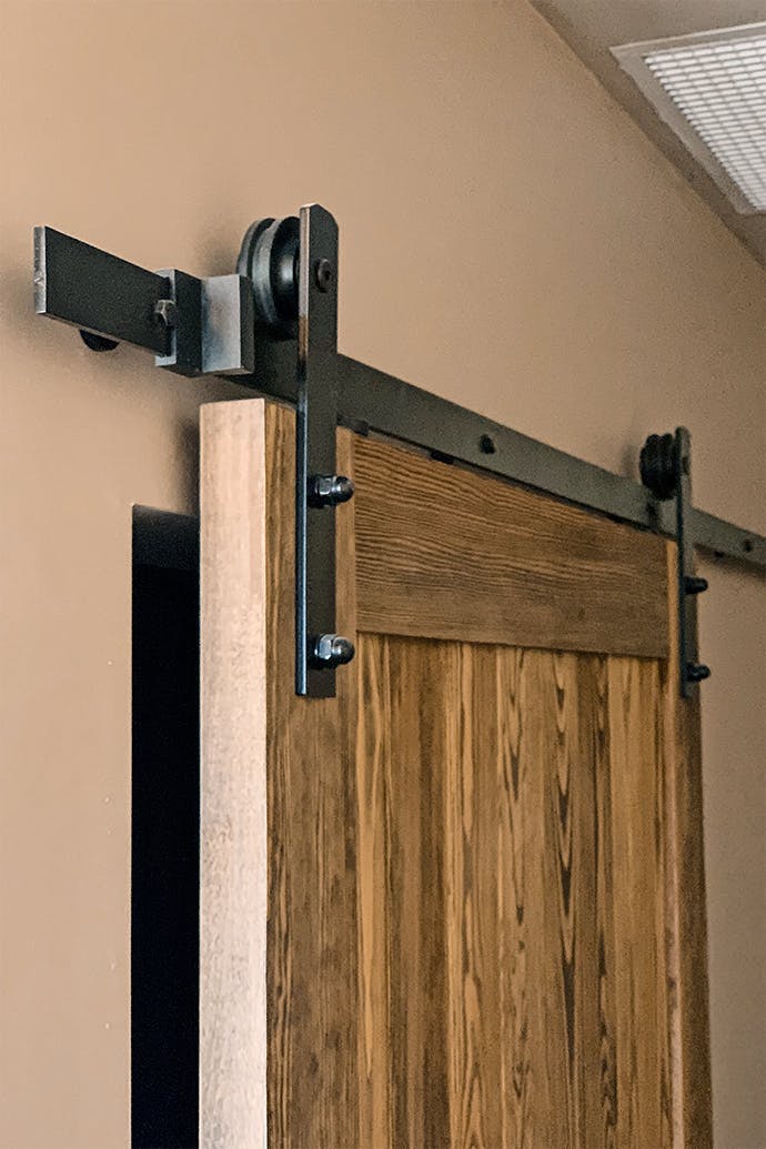 système coulissant noir pour portes en bois