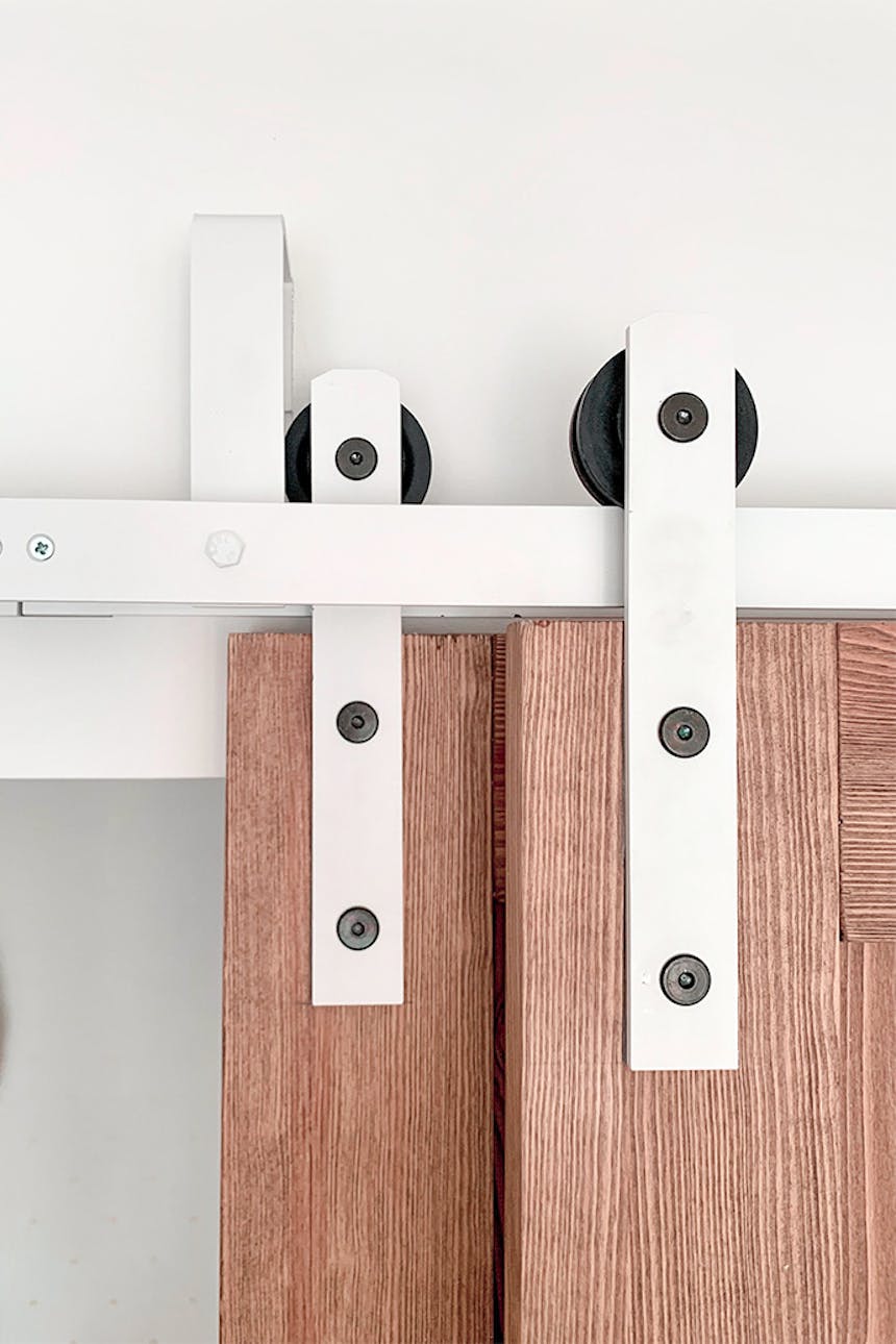 weiße Schiebesystem, weiße Aufhänger für Schiebetüren, Bypass Schiebetüren, Bypass Wandhalterung für Schiebetüren