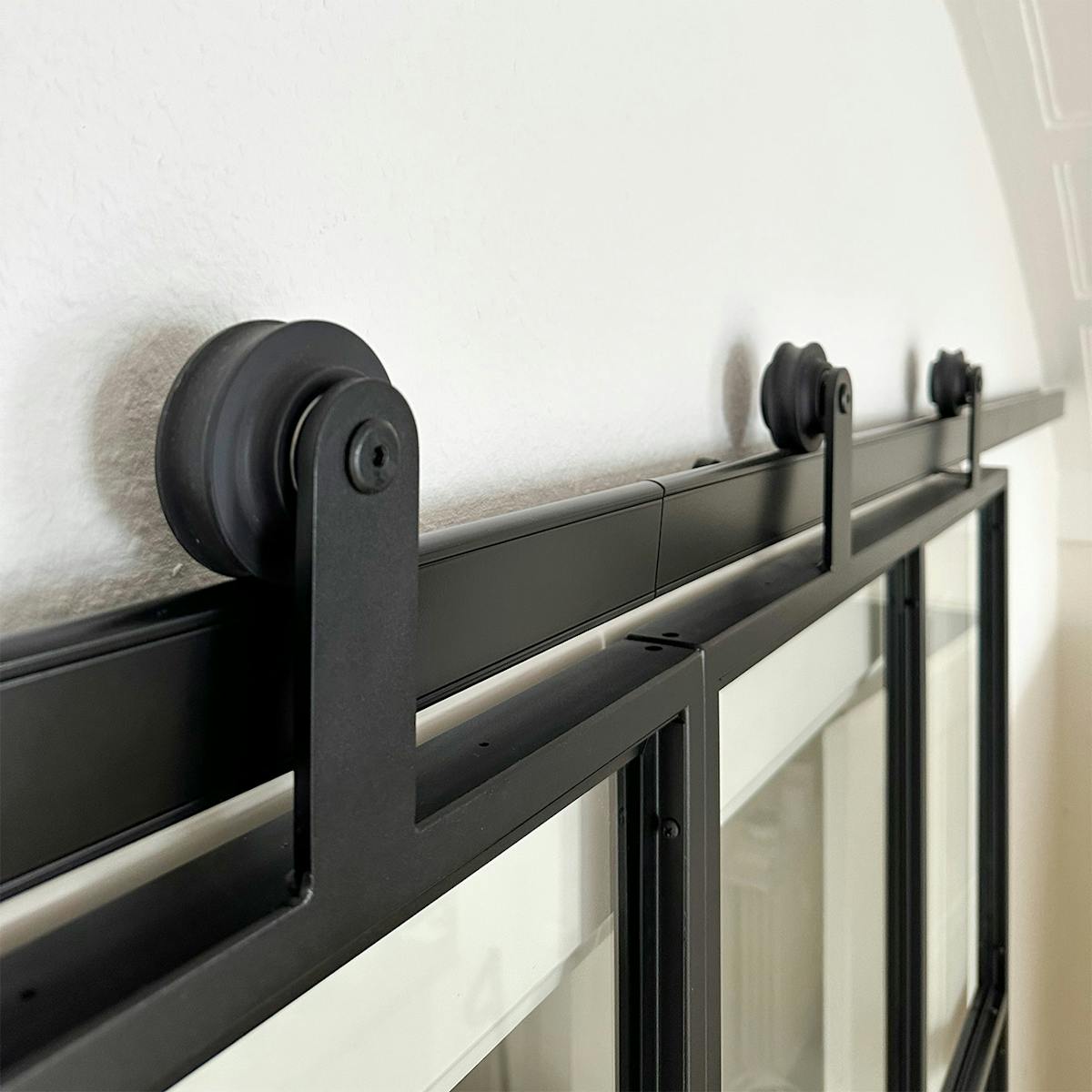 industrialne drzwi z systemem przesuwnym