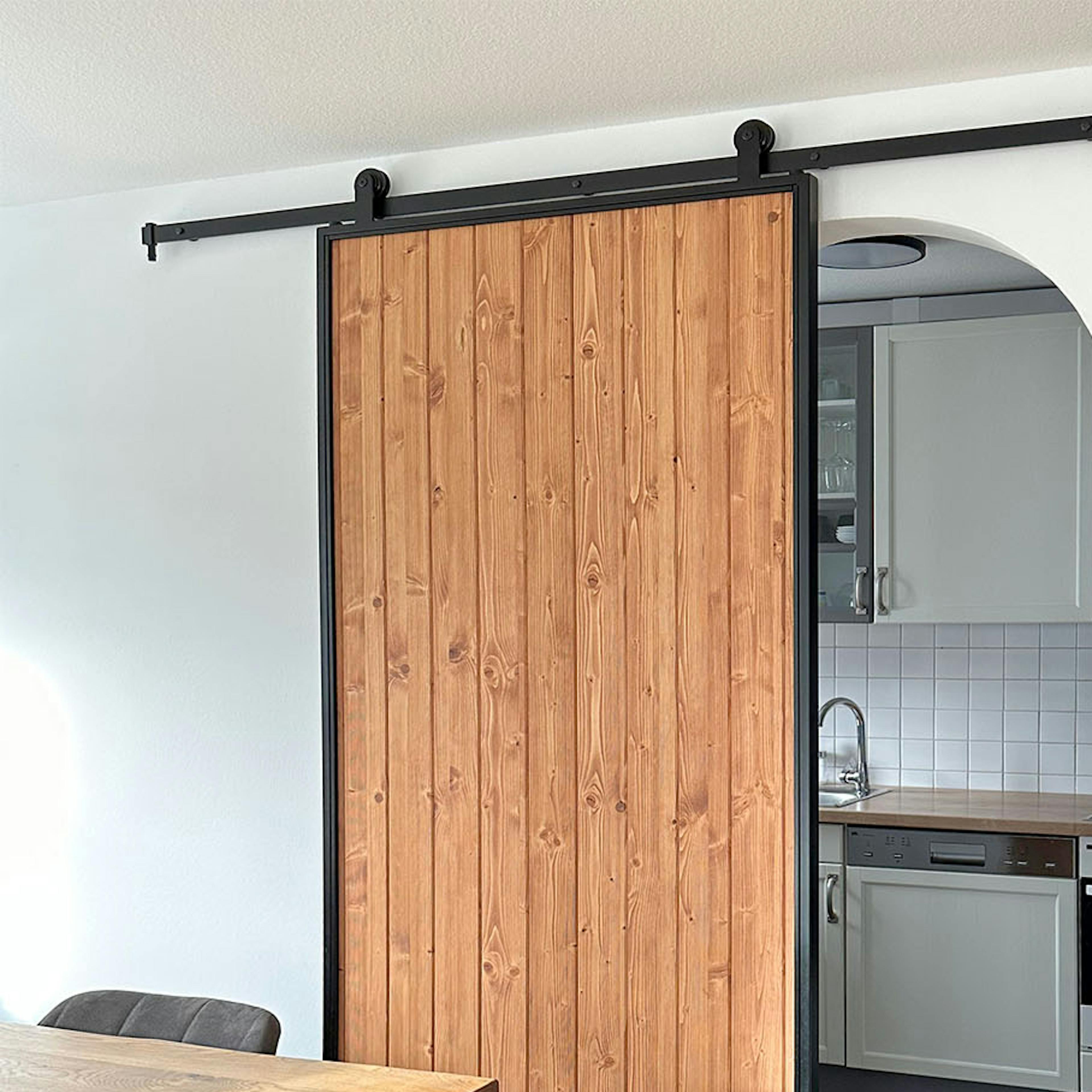 porte coulissante de la cuisine en bois et métal